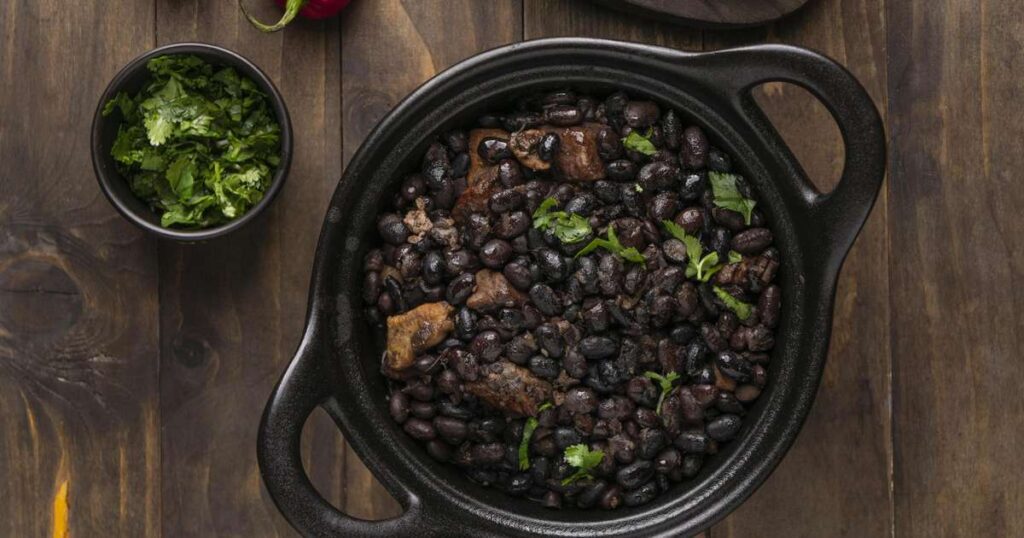 Diferença entre feijão e beterraba em uma panela